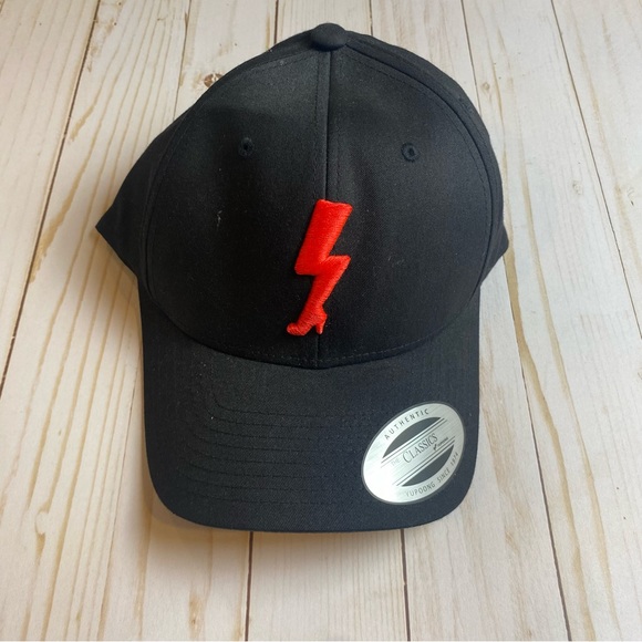 Yupoong The Classic Snapback Black Lighting Bolt Go Go Boots Logo Adjustable Hat - Picture 1 of 5